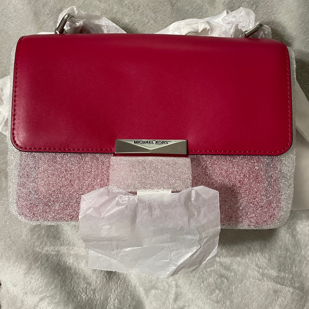 💥💥SOLD💥💥Michael Kors Jade crossbody dark raspberry